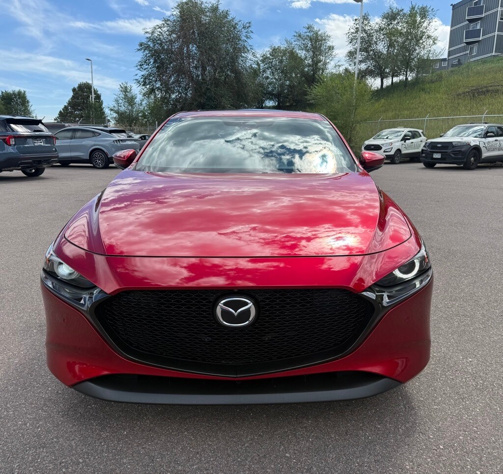 2021 Mazda Mazda3 Premium Hatchback photo 2