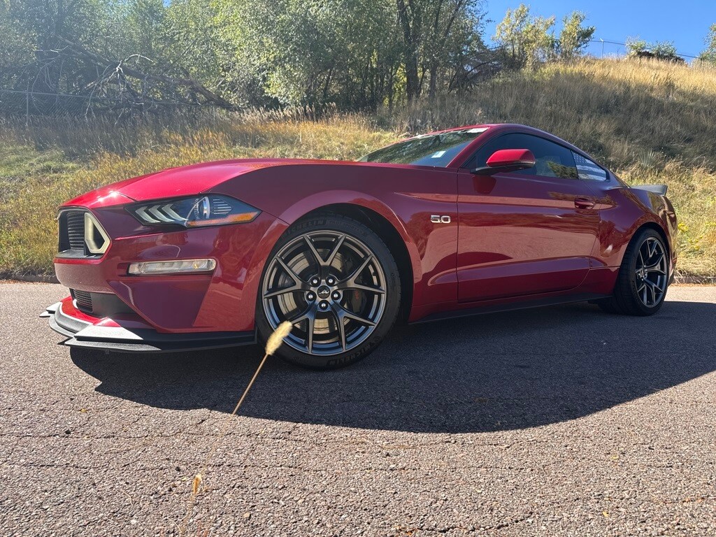 2020 Ford Mustang GT Premium photo 3