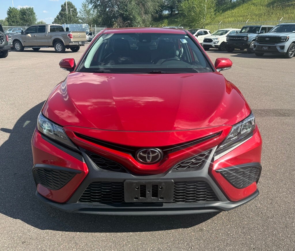 2022 Toyota Camry SE photo 2
