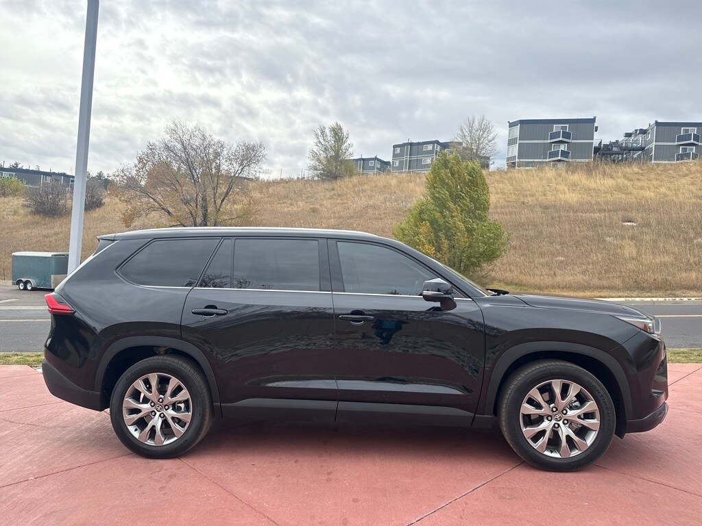 2024 Toyota Grand Highlander Limited photo 3