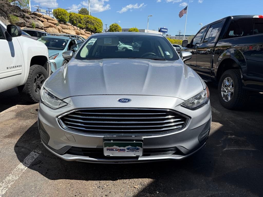 2020 Ford Fusion Hybrid SE photo 2
