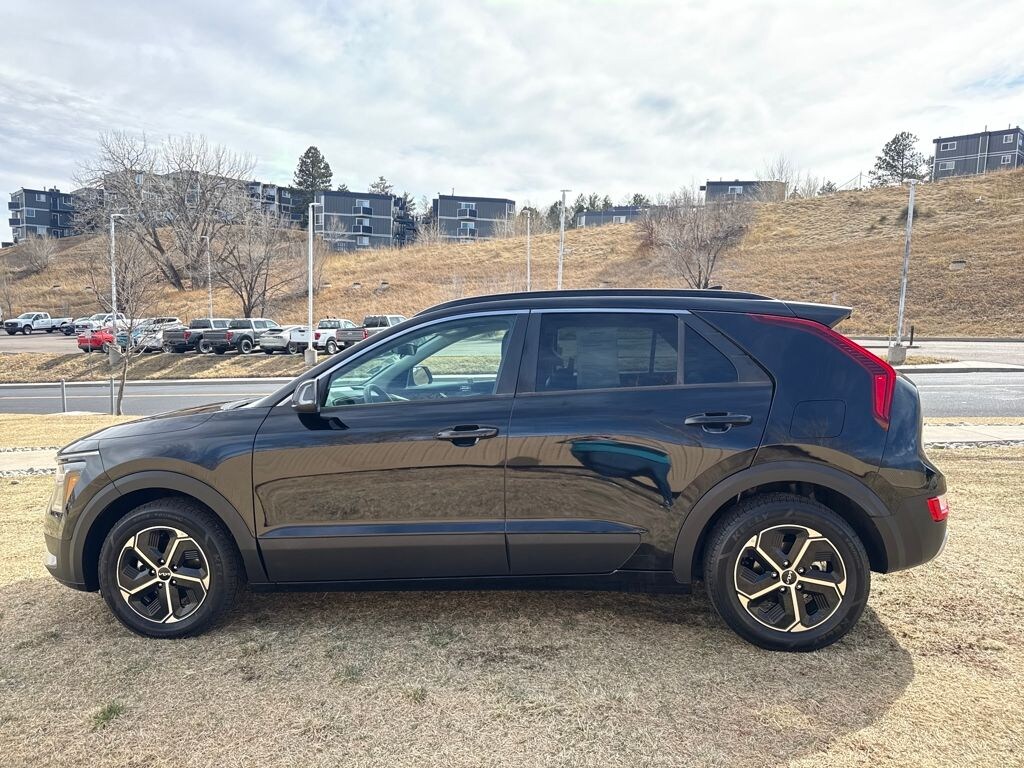 Used 2023 Kia Niro EX SUV