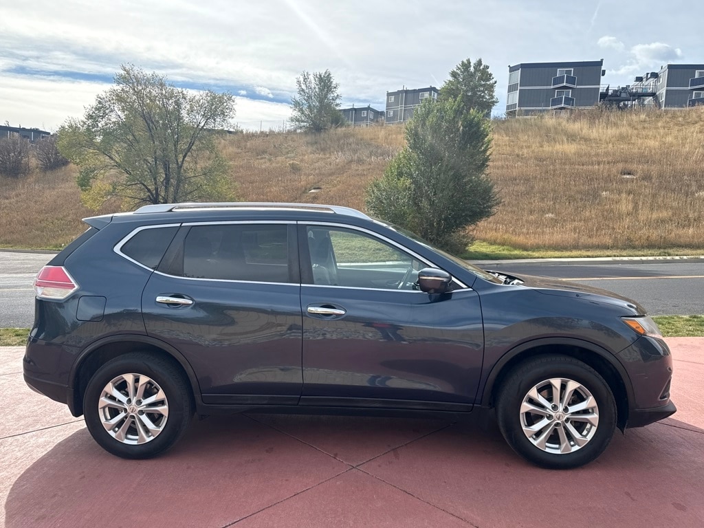 Used 2015 Nissan Rogue SV SUV