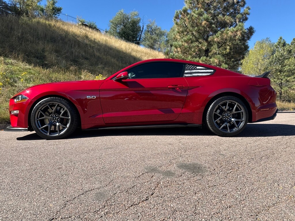 2020 Ford Mustang GT Premium photo 4