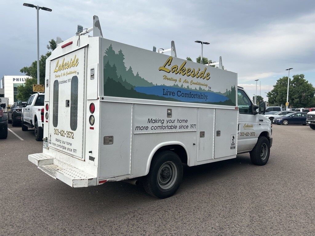 2010 Ford E-350 Base photo 2