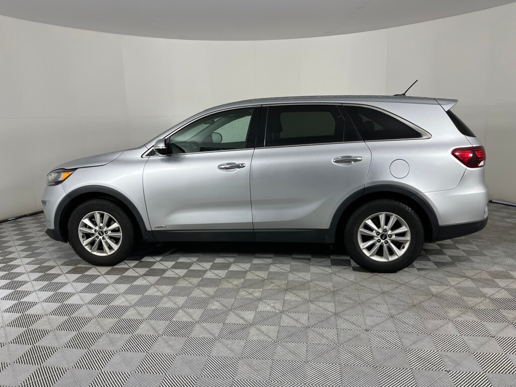 2019 Kia Sorento LX photo 3