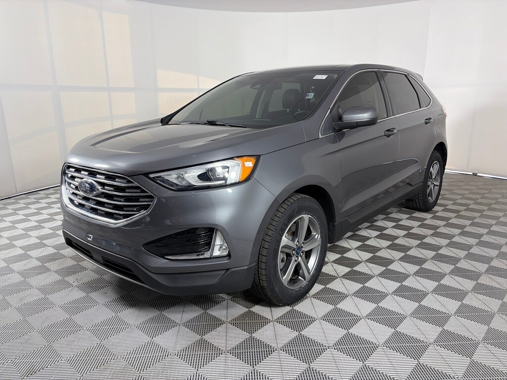 2021 Ford Edge SEL photo 2