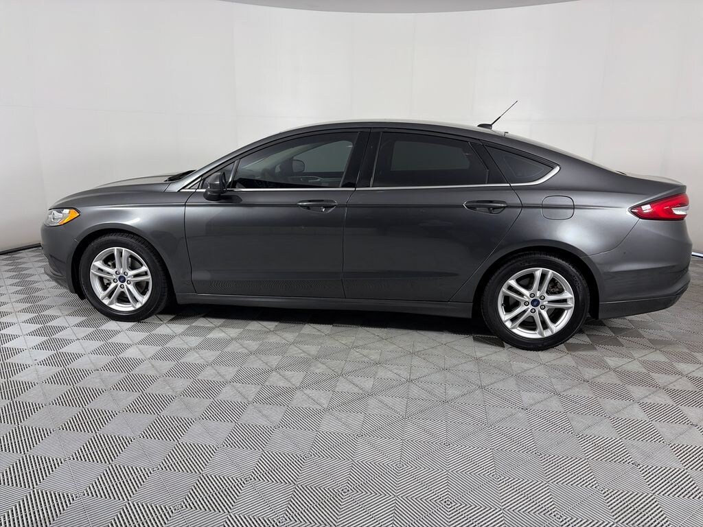 Used 2018 Ford Fusion SE Sedan
