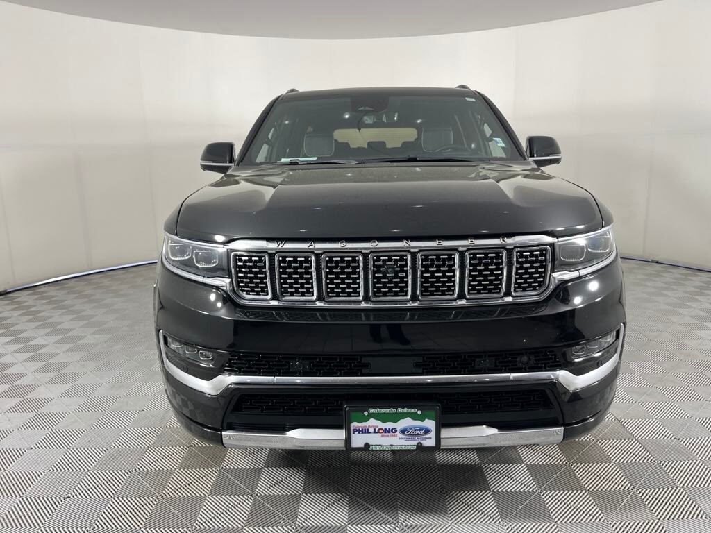2023 Jeep Grand Wagoneer III photo 2