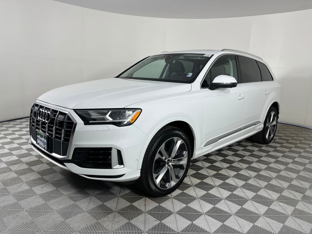 2022 Audi Q7 55 Premium Plus photo 3
