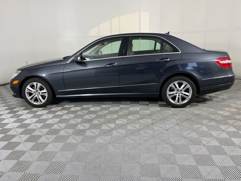 2011 Mercedes Benz E 350 photo 4