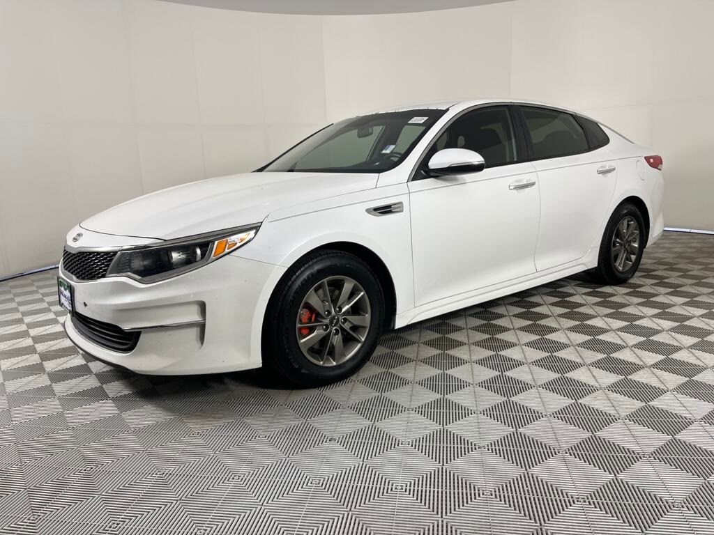 2016 Kia Optima LX photo 2