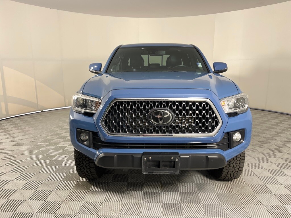 2019 Toyota Tacoma TRD Off-Road photo 2