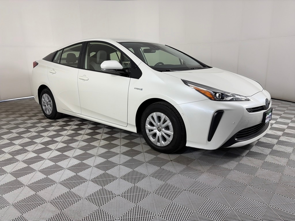 Used 2020 Toyota Prius L Hatchback
