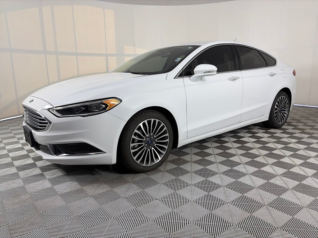 Used 2018 Ford Fusion SE Sedan