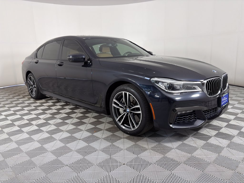  BMW 750i
