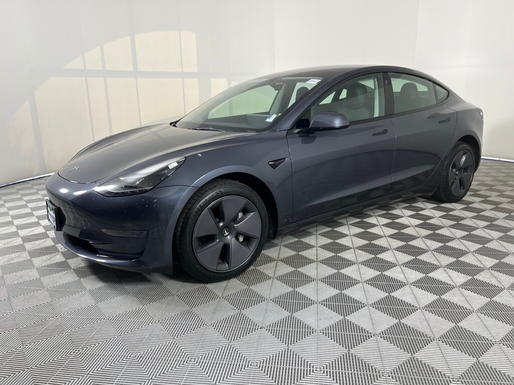 2023 Tesla Model 3 photo 3