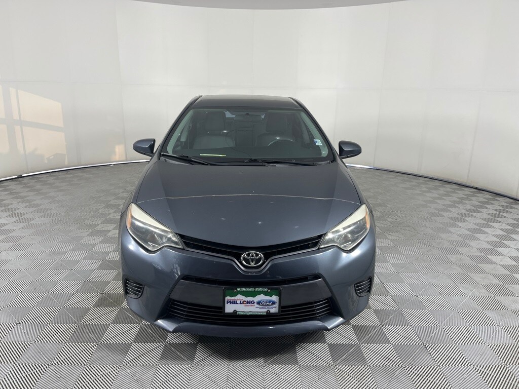 2015 Toyota Corolla LE photo 2