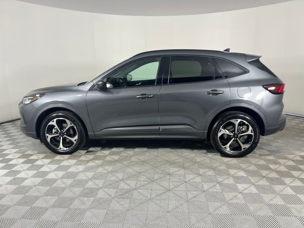 2023 Ford Escape ST-Line Select photo 4