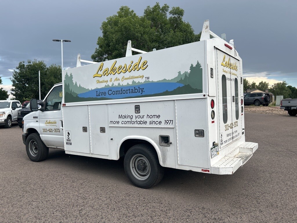 2010 Ford E-350 Base photo 3