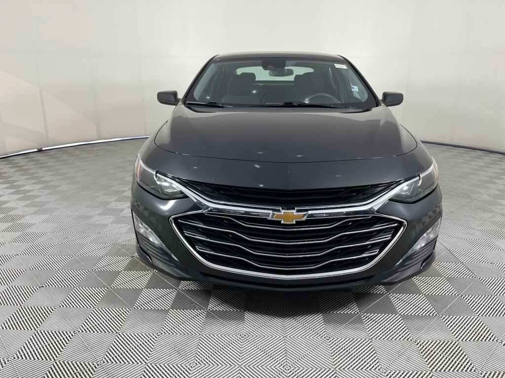 2023 Chevrolet Malibu 1LT photo 2