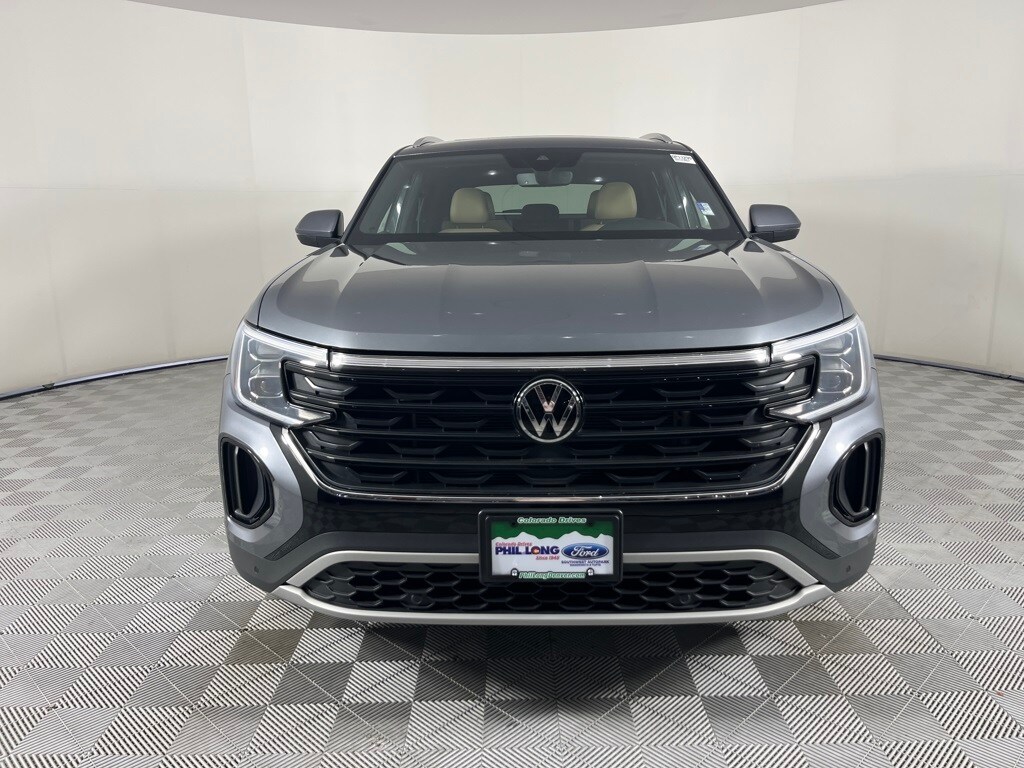 2024 Volkswagen Atlas Cross Sport SE Technology photo 2