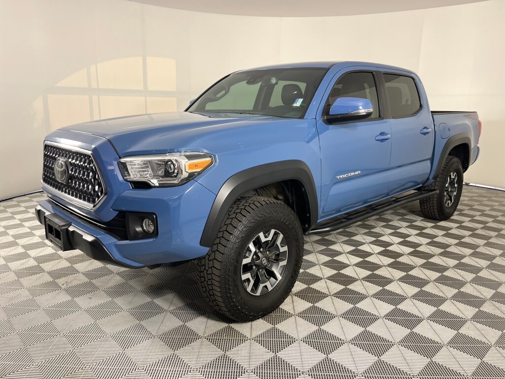 2019 Toyota Tacoma TRD Off-Road photo 3