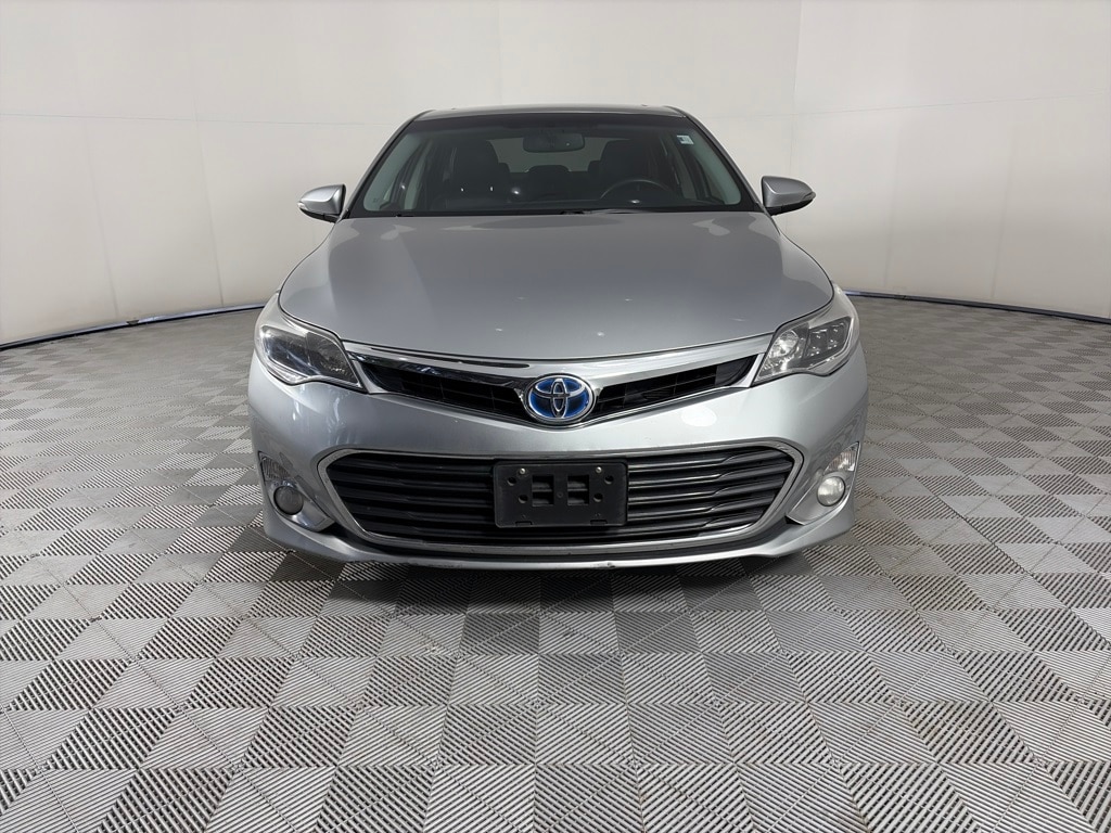 2015 Toyota Avalon Hybrid XLE Touring photo 2