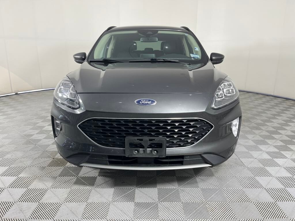 2020 Ford Escape Titanium Hybrid photo 2