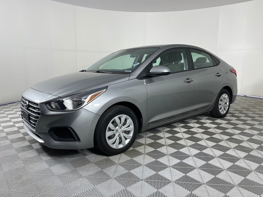 2021 Hyundai Accent SE photo 3