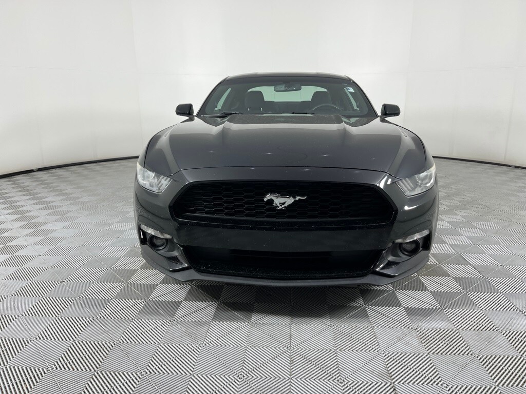 2016 Ford Mustang V6 photo 2