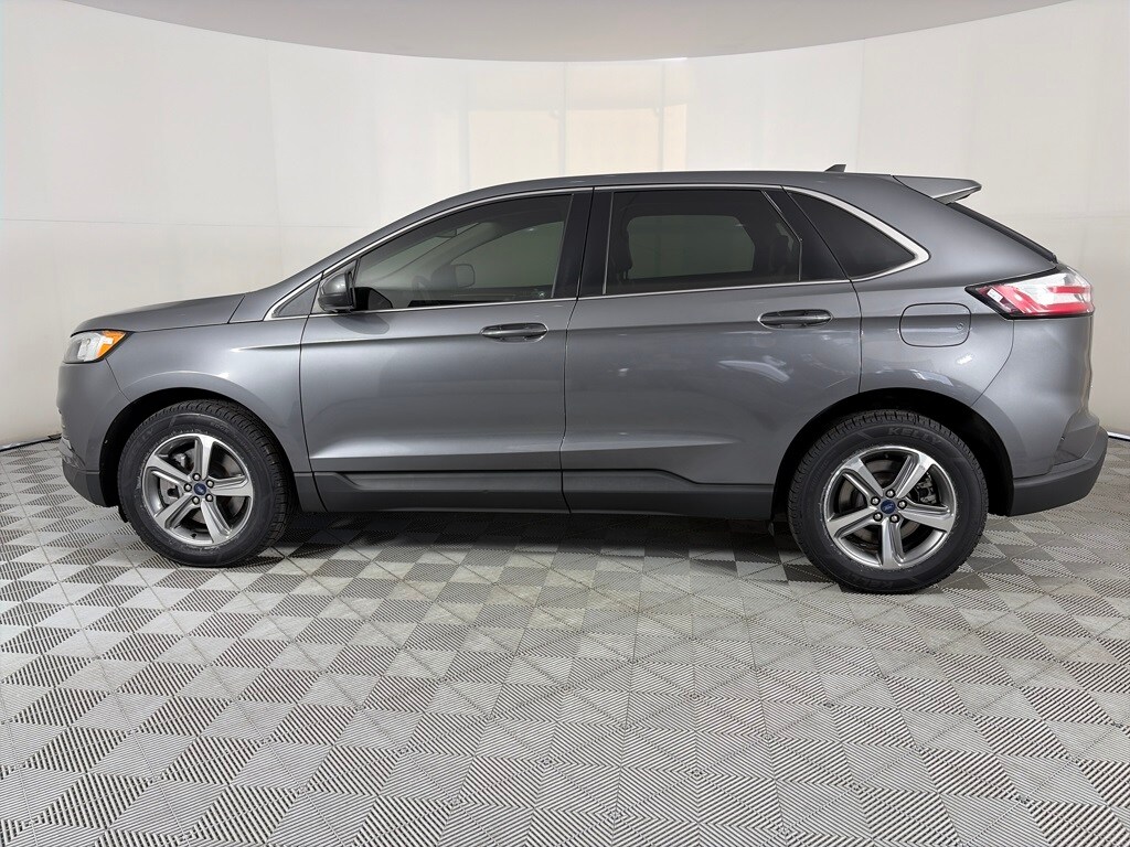 2021 Ford Edge SEL photo 3