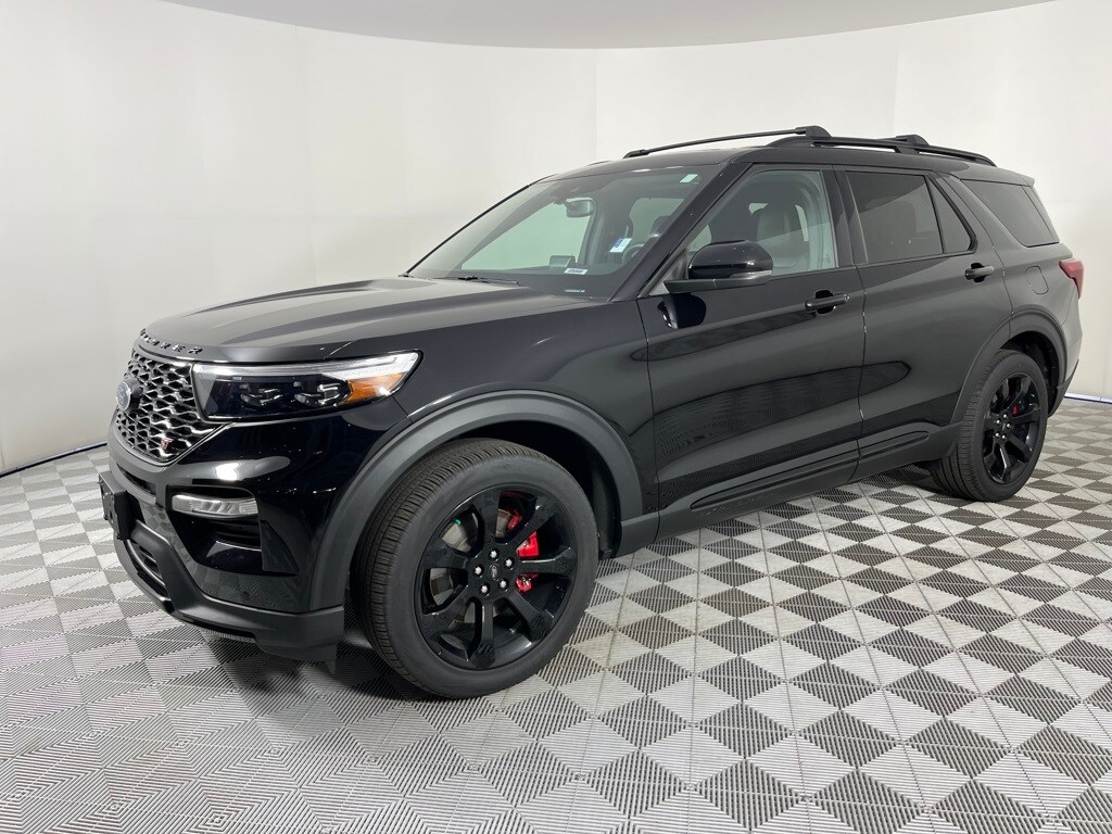 2023 Ford Explorer ST photo 2