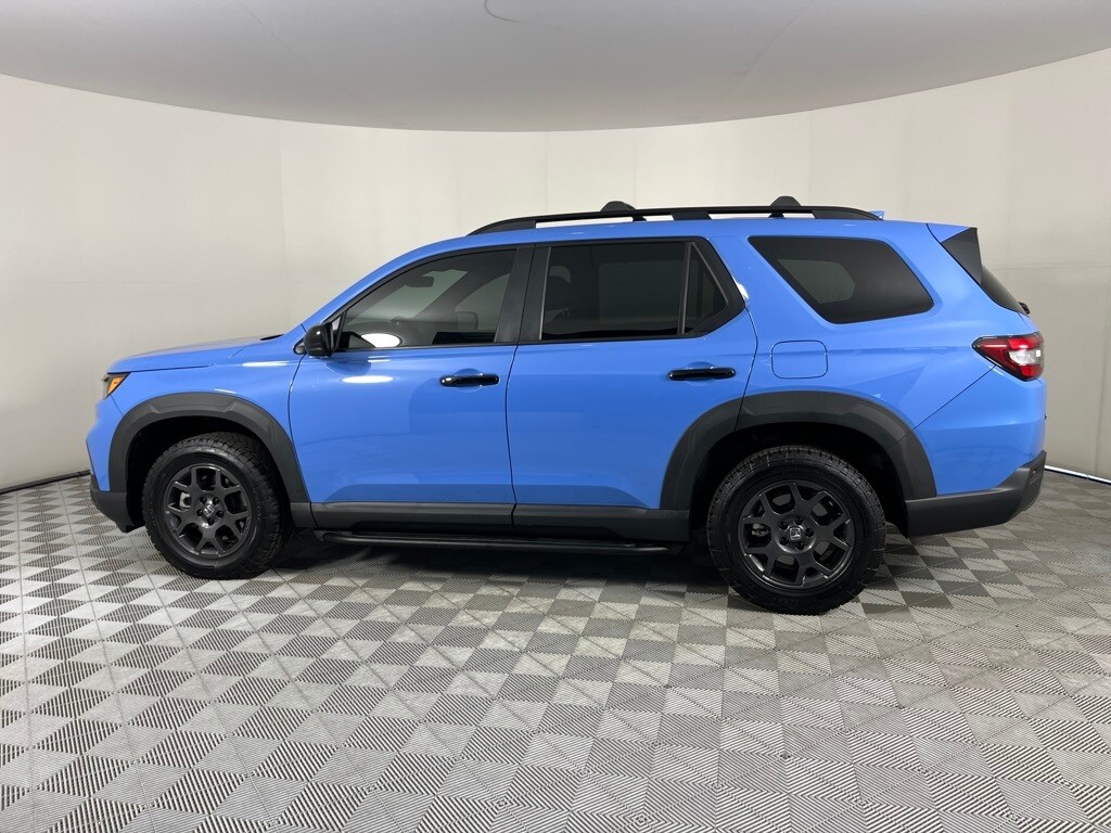 2023 Honda Pilot TrailSport photo 3