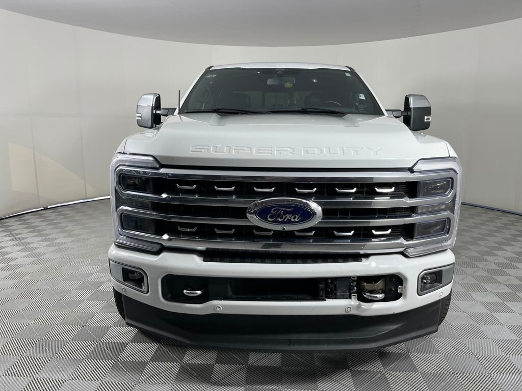 2024 Ford F-350 Platinum photo 2