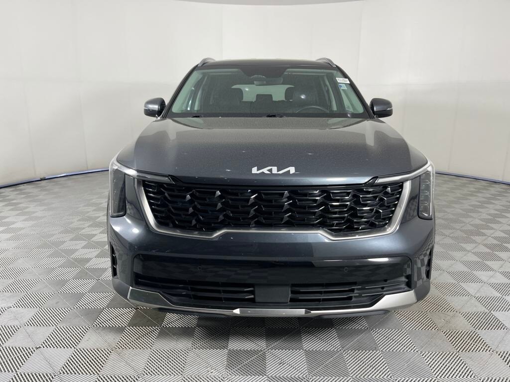 2024 Kia Sorento S photo 2