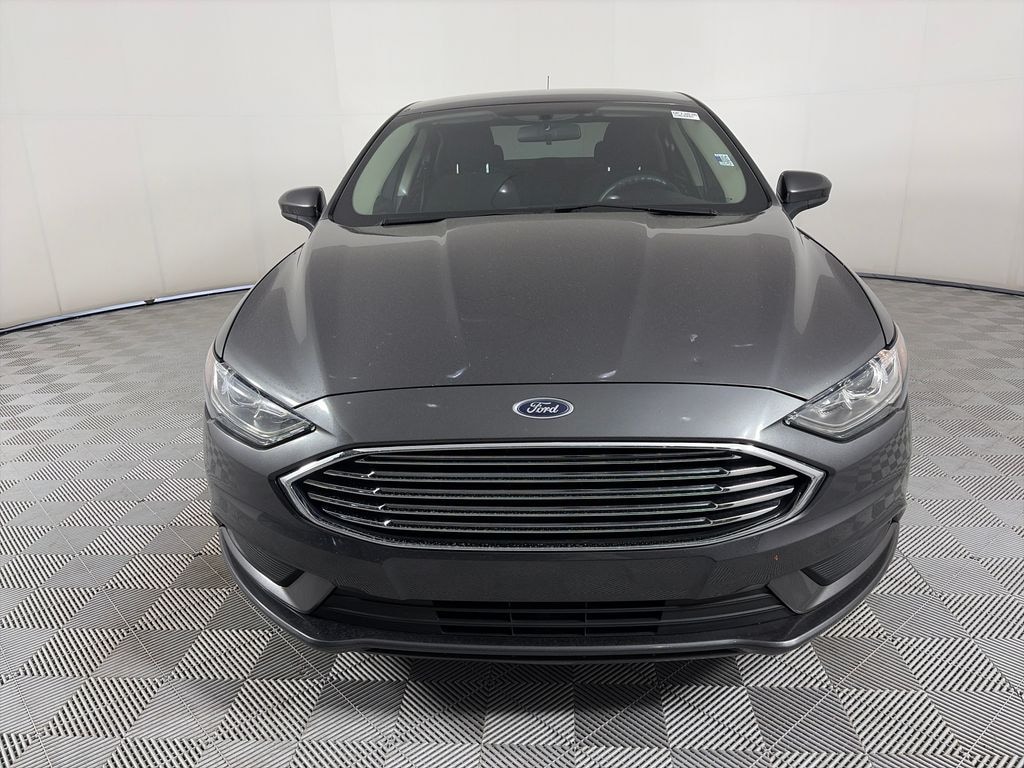 Used 2018 Ford Fusion SE Sedan