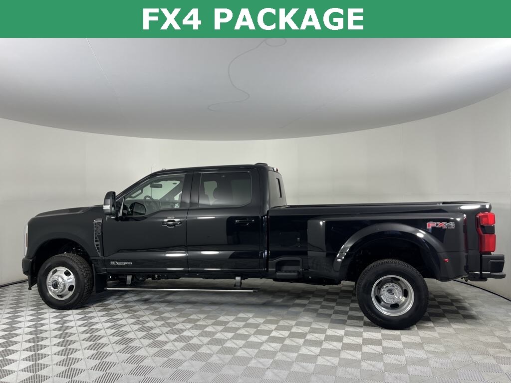 2025 Ford F-350 Platinum photo 4