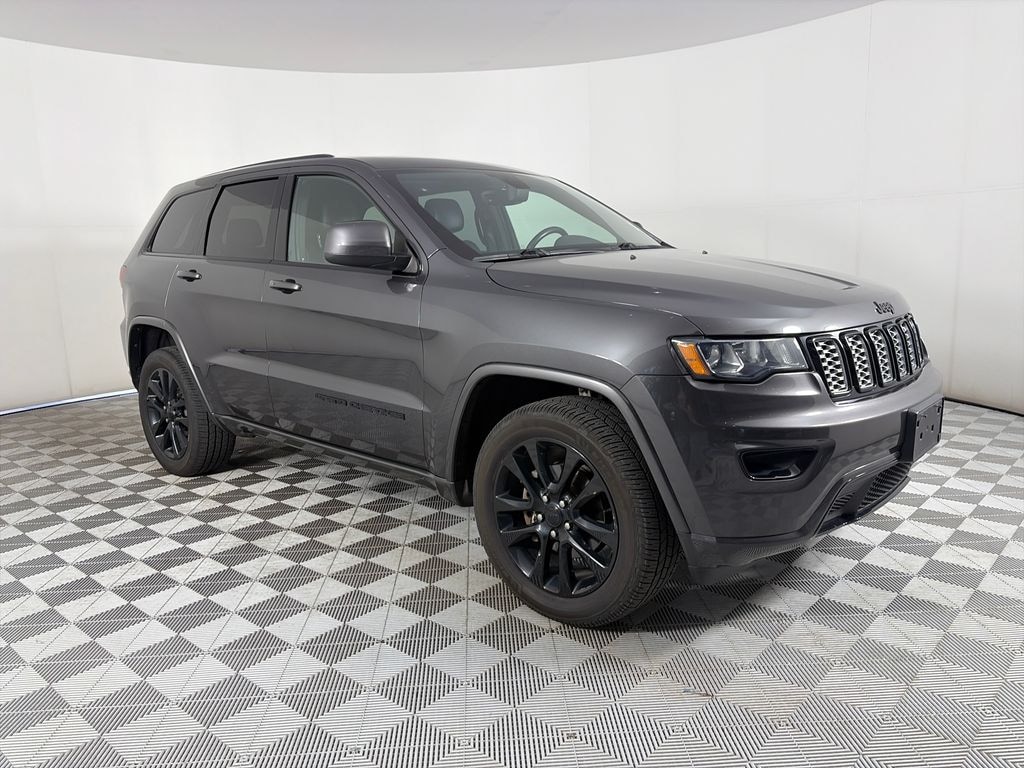 Used 2018 Jeep Grand Cherokee Altitude SUV