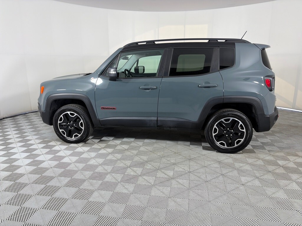 Used 2016 Jeep Renegade Trailhawk SUV