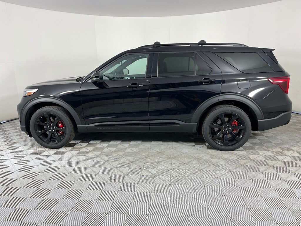 2023 Ford Explorer ST photo 3