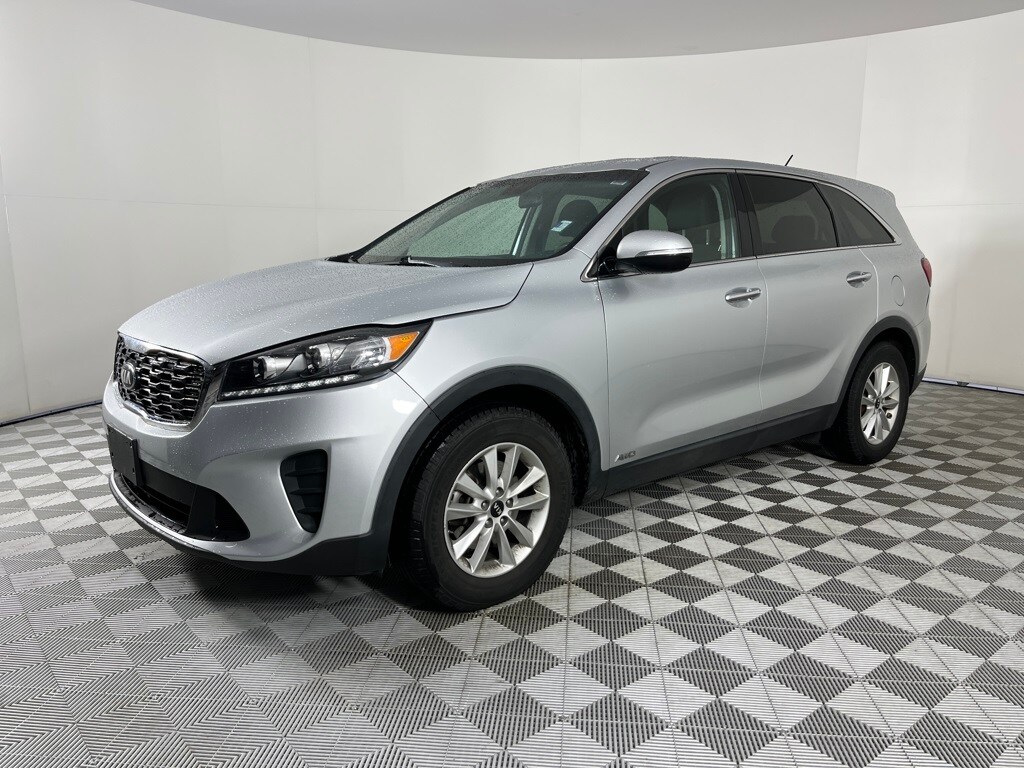 2019 Kia Sorento LX photo 2