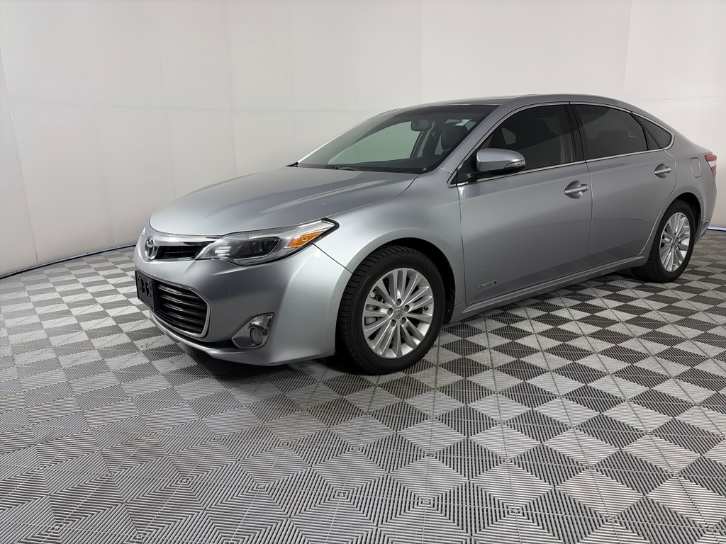2015 Toyota Avalon Hybrid XLE Touring photo 3