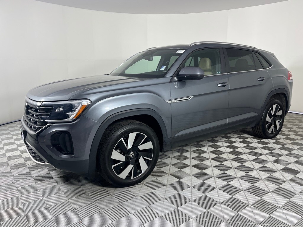 2024 Volkswagen Atlas Cross Sport SE Technology photo 3