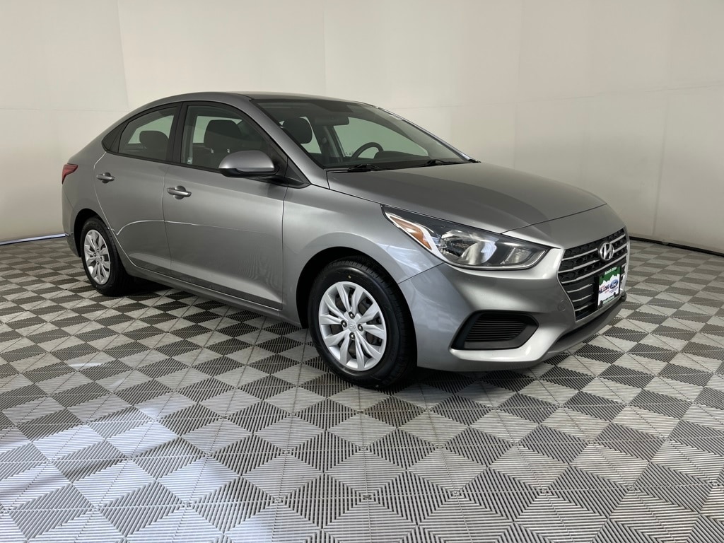 Used 2021 Hyundai Accent SE Sedan