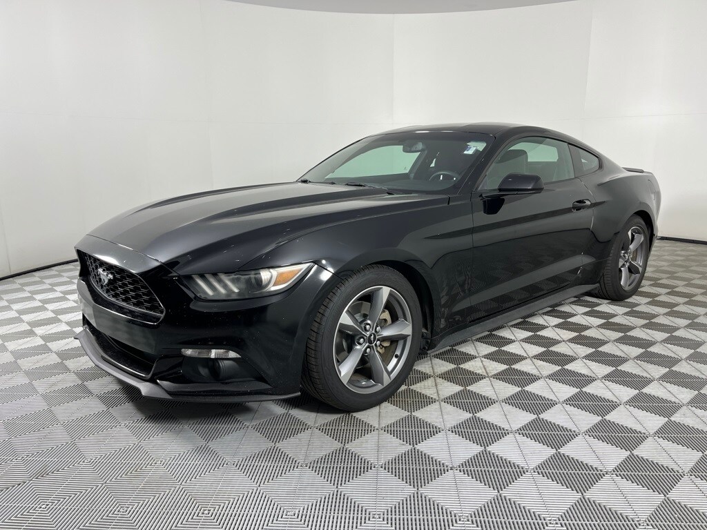 2016 Ford Mustang V6 photo 3