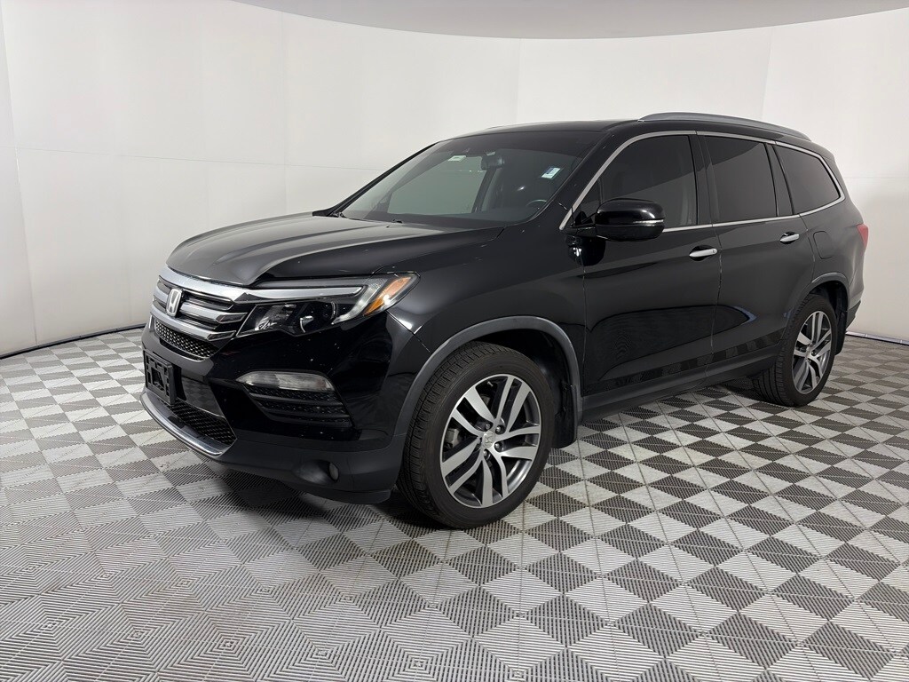2018 Honda Pilot Touring photo 2