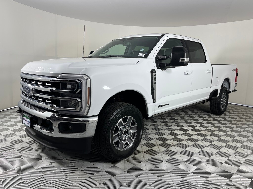 2025 Ford F-250 Lariat photo 3