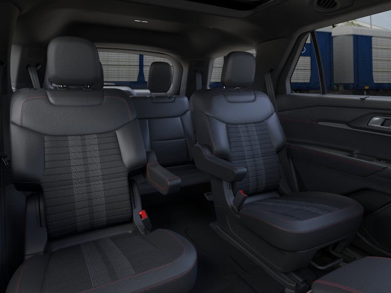 2025 Ford Explorer ST-Line - Photo 12