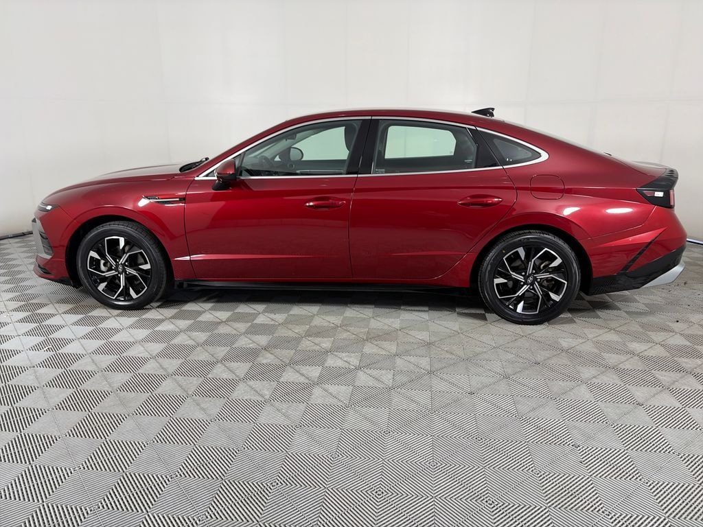 Used 2024 Hyundai Sonata SEL Sedan